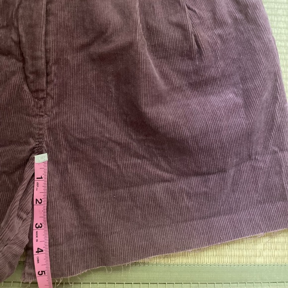Curduroy lavander cropped shorts size L - Picture 4 of 5